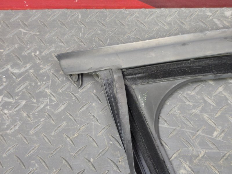 Уплотнитель рамки двери