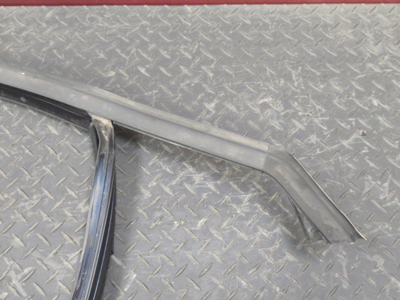 Уплотнитель рамки двери