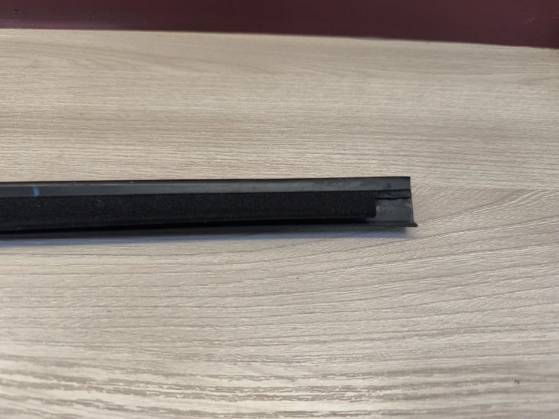 Уплотнитель стекла двери внешний