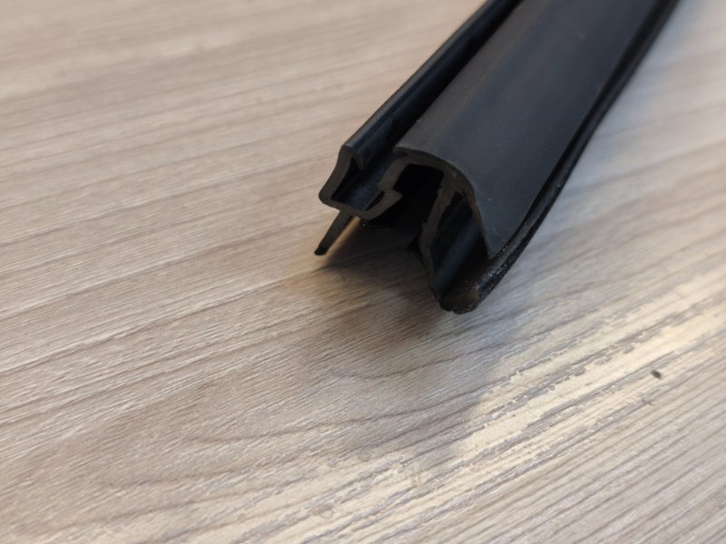 Уплотнитель стекла двери внутренний