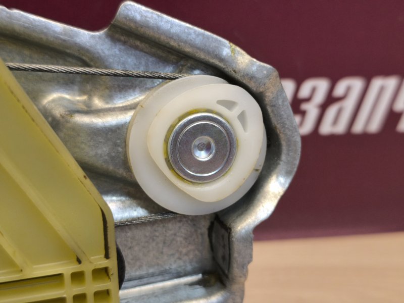 Стеклоподъемник    двери