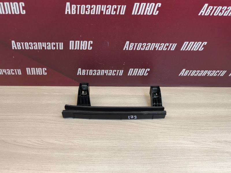 Направляющая стекла двери