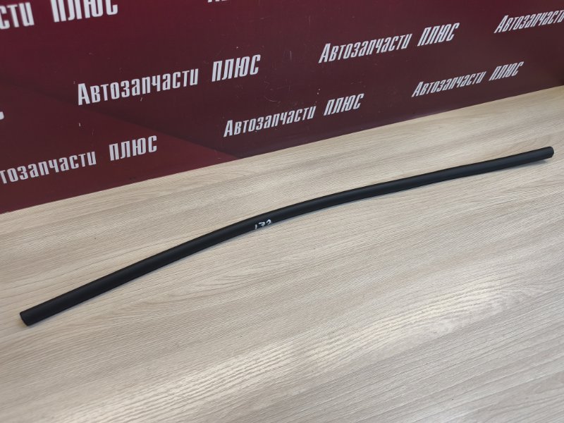 Уплотнительная резинка боковой двери