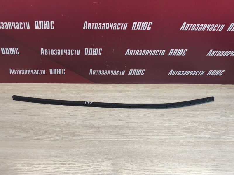 Уплотнительная резинка боковой двери