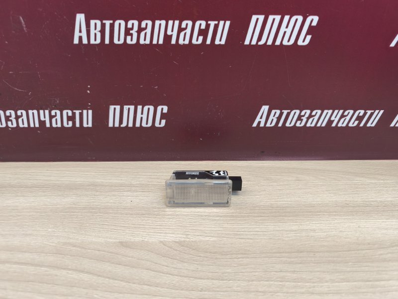 Плафон подсветки салона