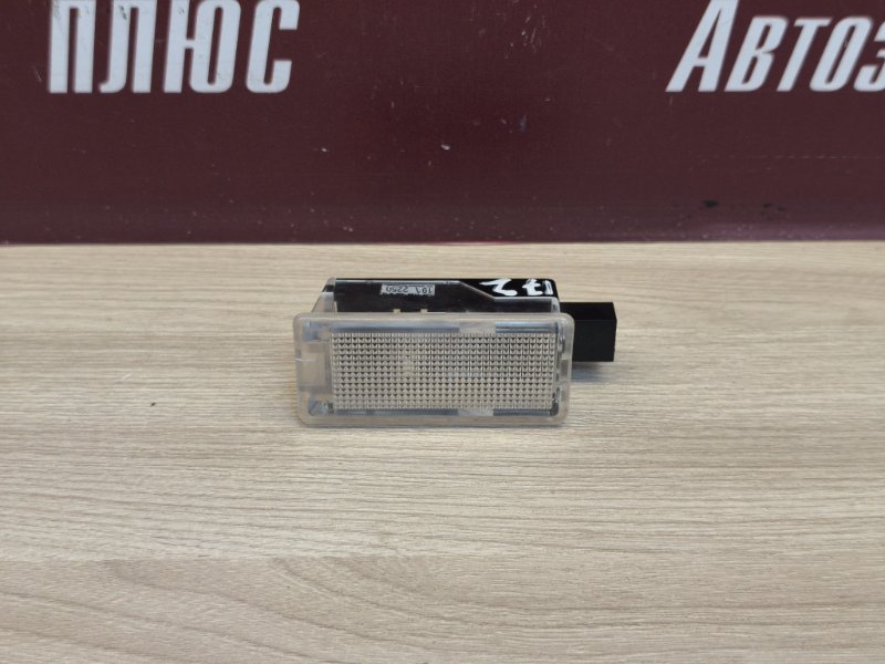 Плафон подсветки салона