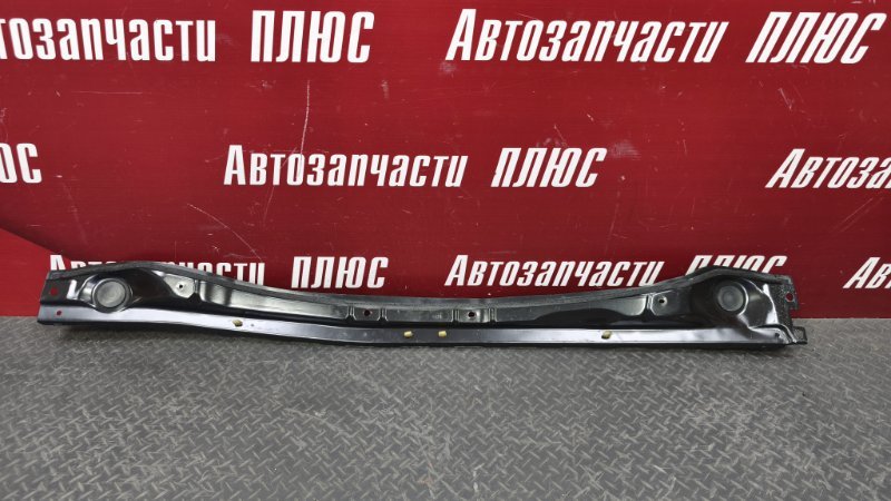 Планка под жабо