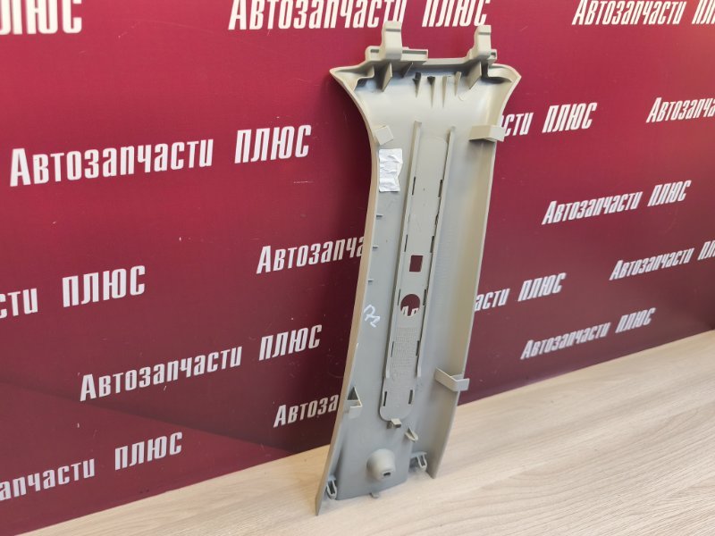 Обшивка средней стойки