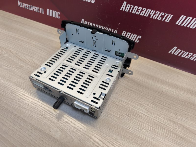 Магнитола штатная