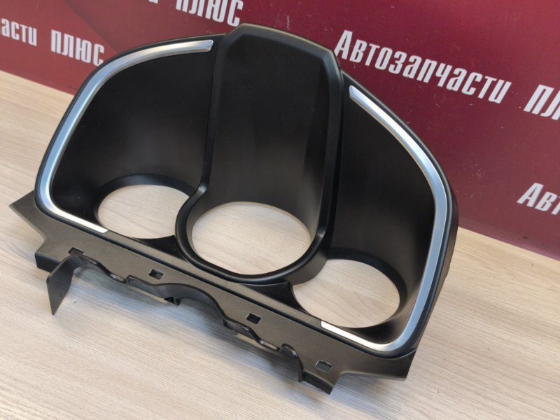 Козырек щитка приборов