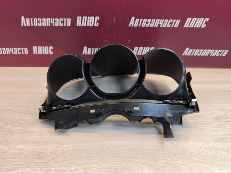 Козырек щитка приборов