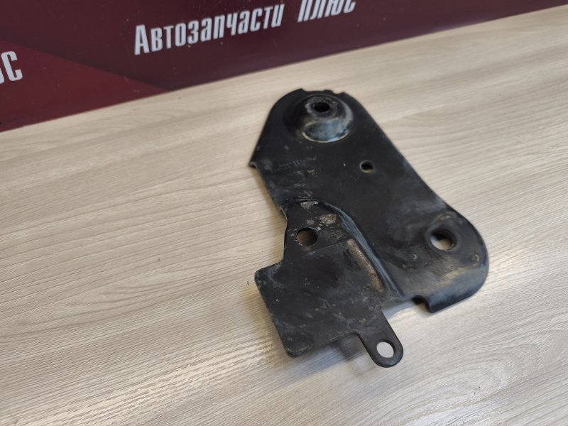 Кронштейн подрамника