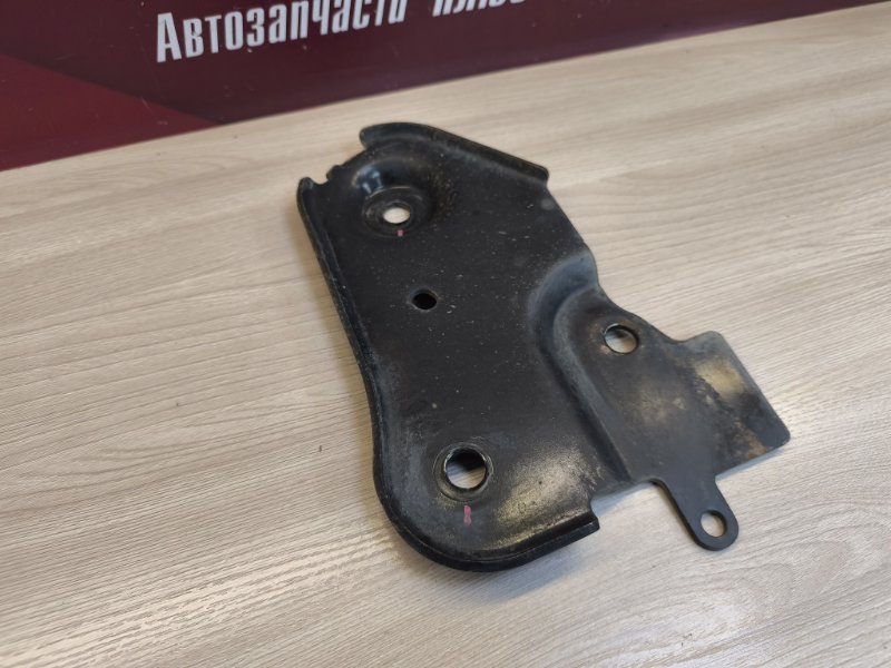 Кронштейн подрамника