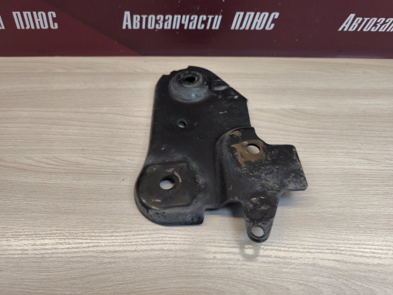 Кронштейн подрамника