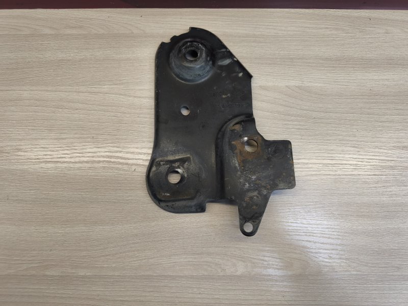 Кронштейн подрамника