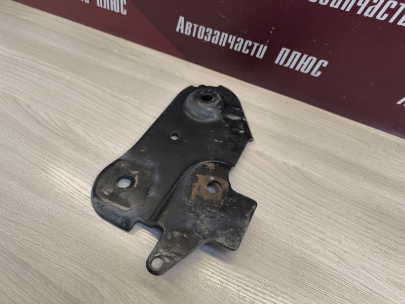 Кронштейн подрамника