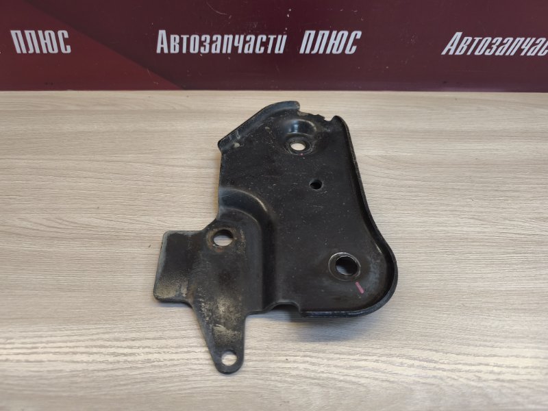 Кронштейн подрамника