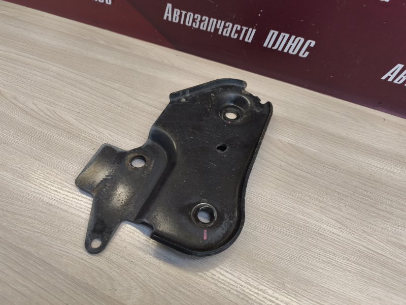 Кронштейн подрамника