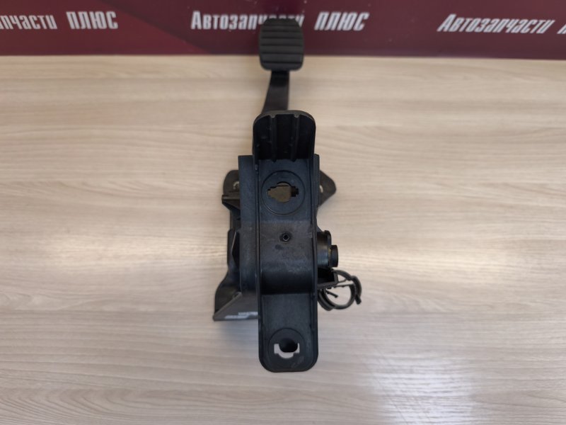 Педаль сцепления