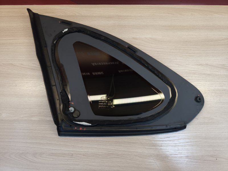 Форточка кузова