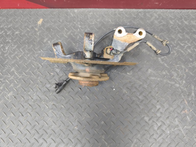 Кулак поворотный