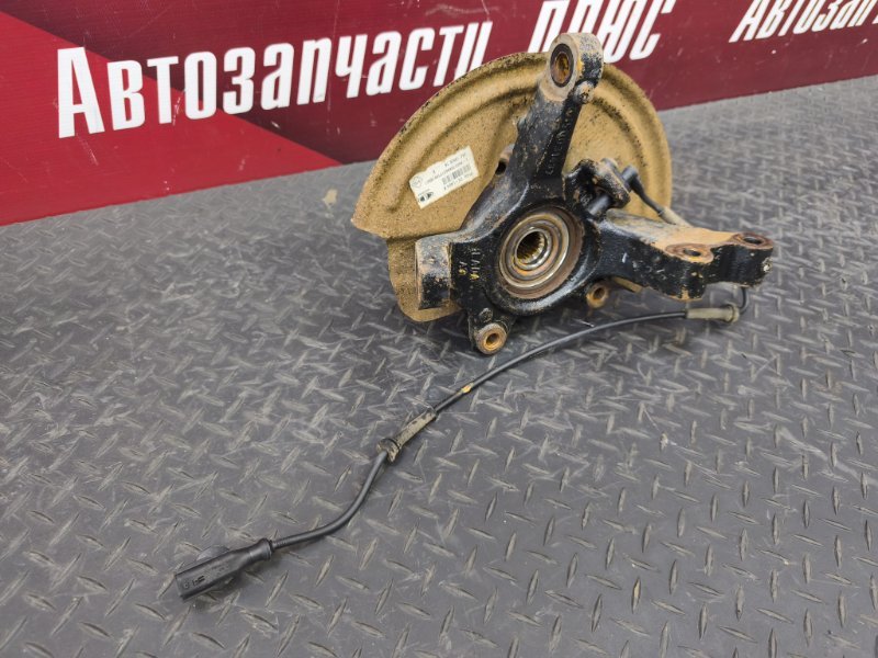 Кулак поворотный