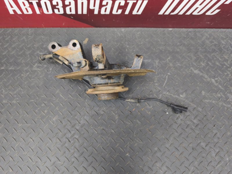 Кулак поворотный