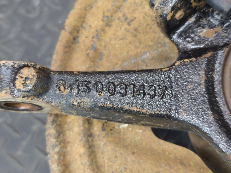 Кулак поворотный