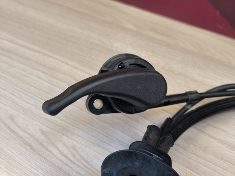 Трос замка капота