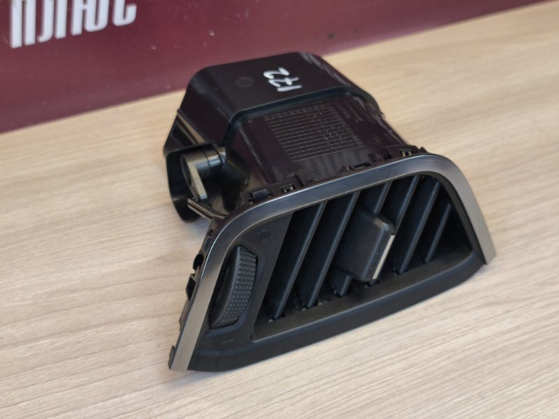 Воздушный дефлектор салона