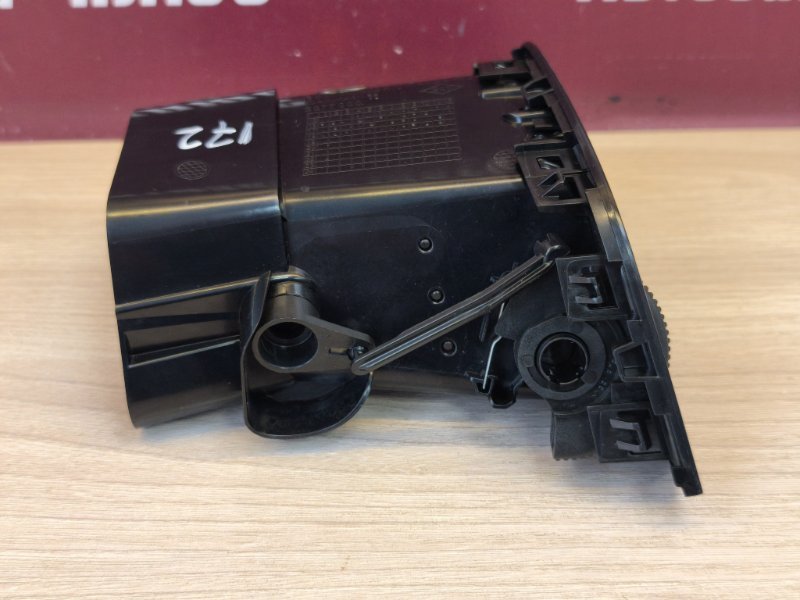 Воздушный дефлектор салона