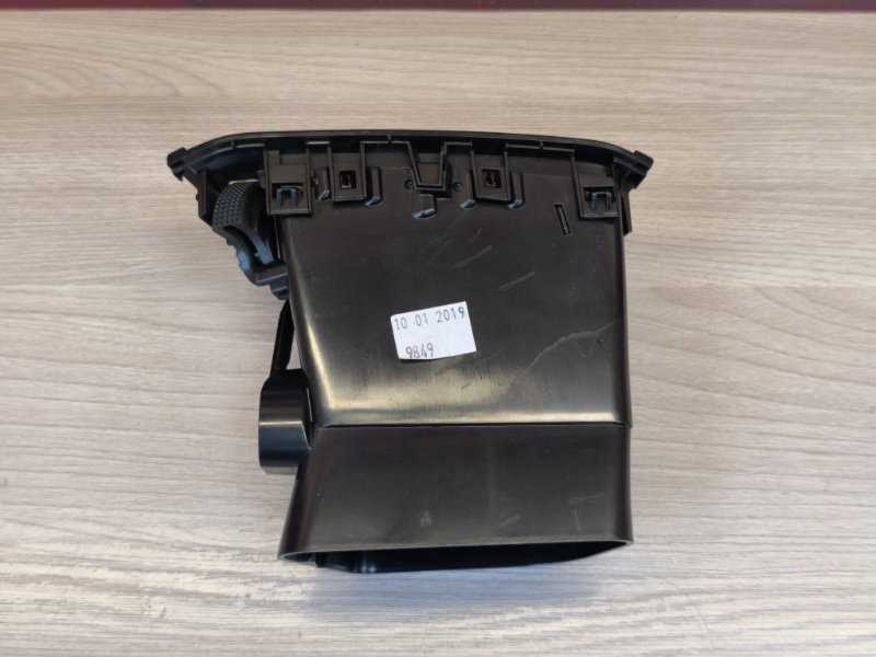 Воздушный дефлектор салона