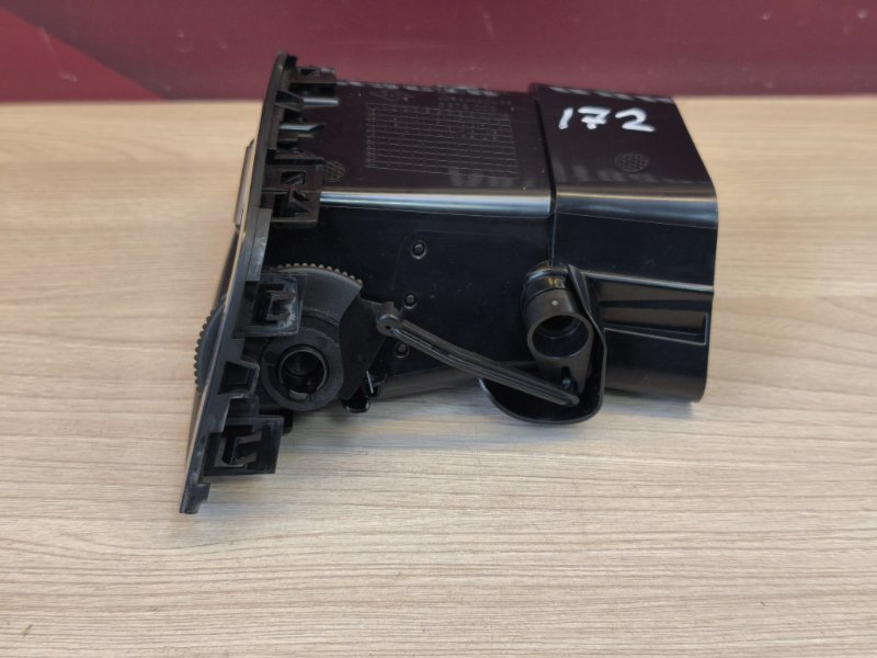 Воздушный дефлектор салона