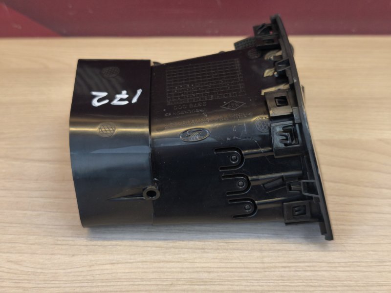 Воздушный дефлектор салона