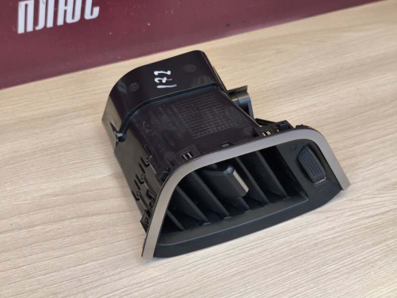 Воздушный дефлектор салона