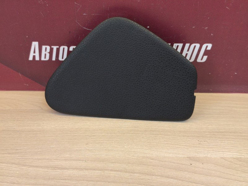 Крышка блока предохранителей салона