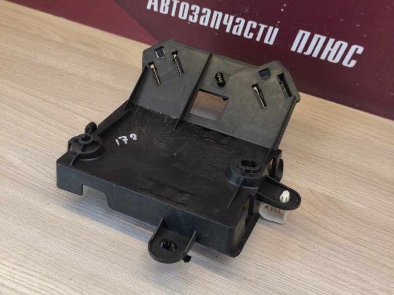 Кронштейн блока комфорта