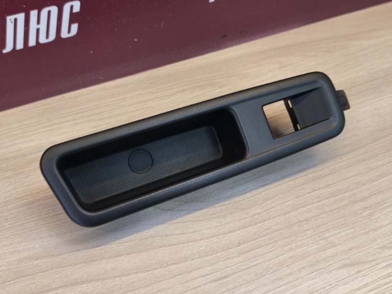 Кнопка стеклоподъемника