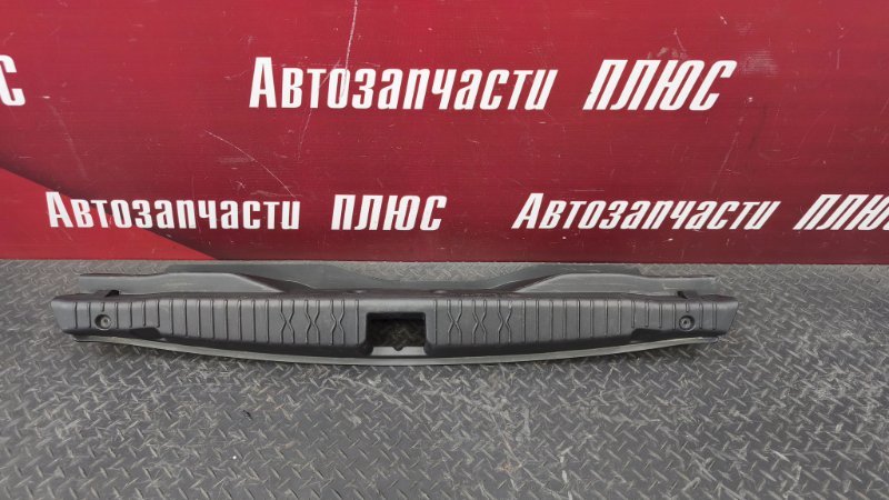 Накладка багажника