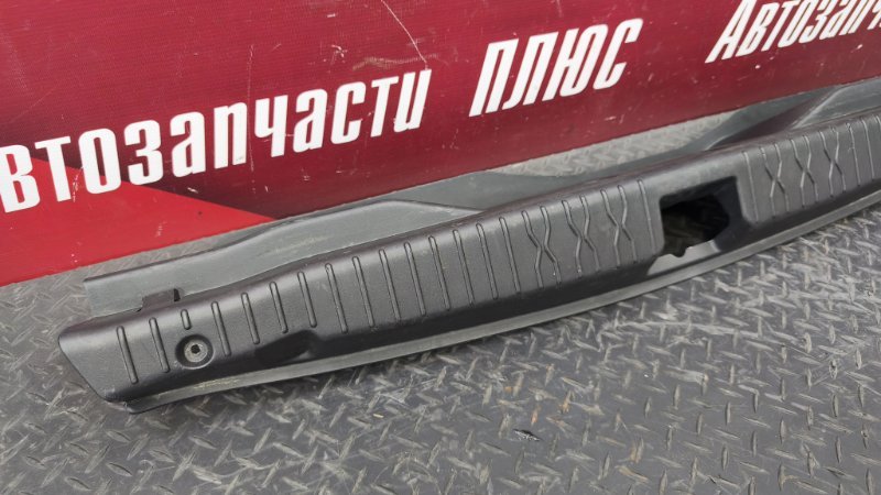 Накладка багажника