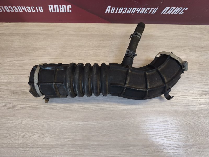 Патрубок воздушного фильтра