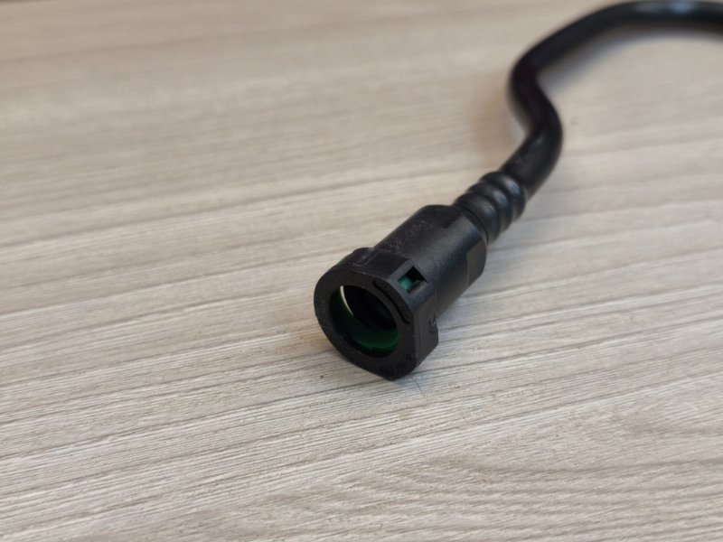 Трубка топливная