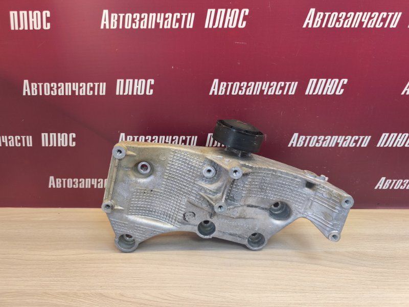 Кронштейн генератора