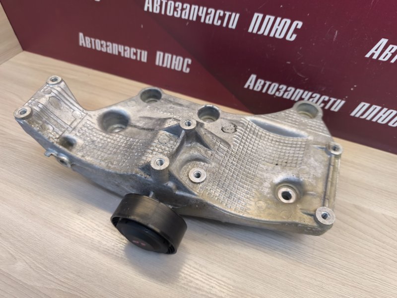 Кронштейн генератора