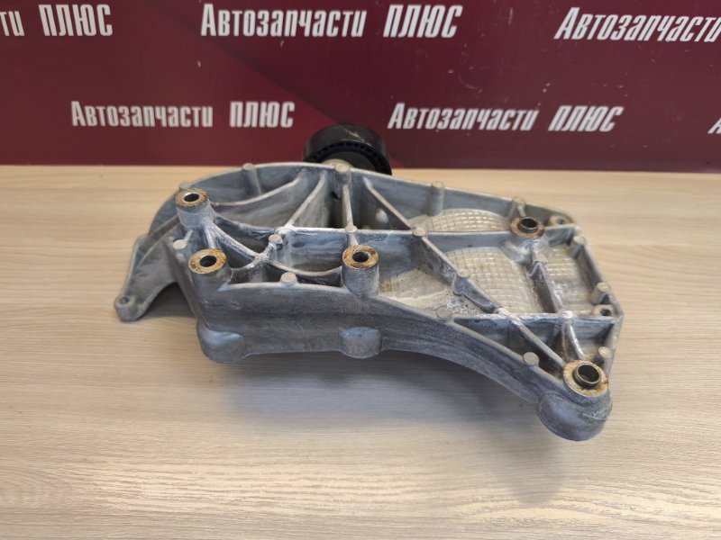 Кронштейн генератора