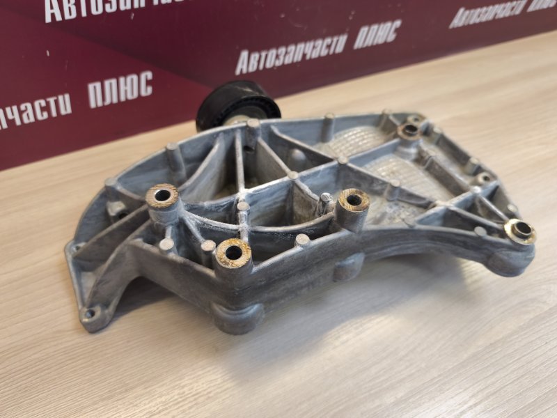 Кронштейн генератора