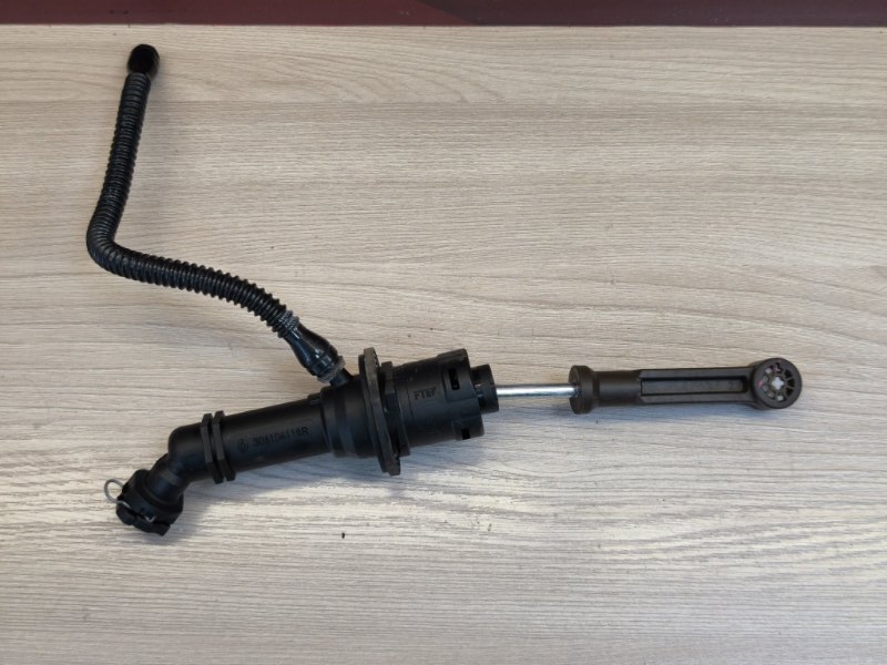 Главный цилиндр сцепления