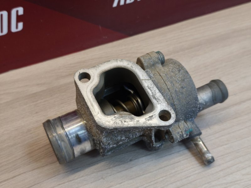 Термостат с корпусом