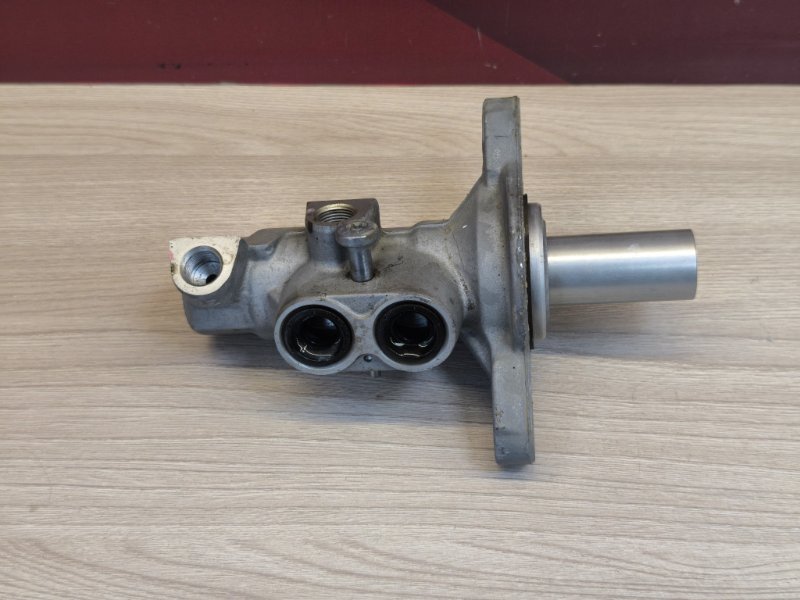 Главный тормозной цилиндр