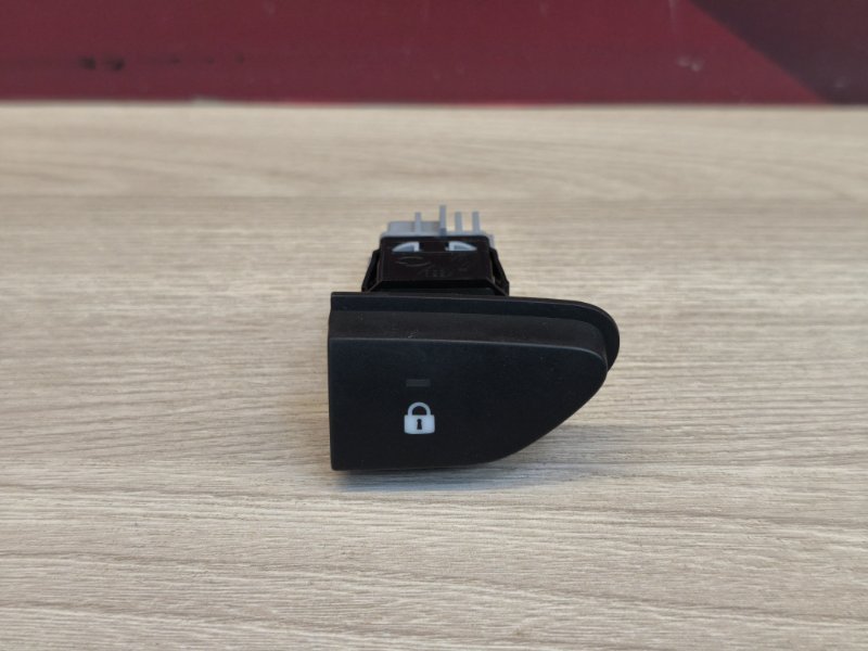 Кнопка центрального замка